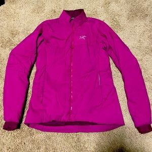 Arc’teryx jacket women’s medium never worn